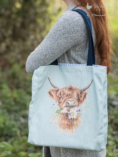 Wrendale Blue Daisy Coo Highland Cow Canvas Bag (AV8695) | £20