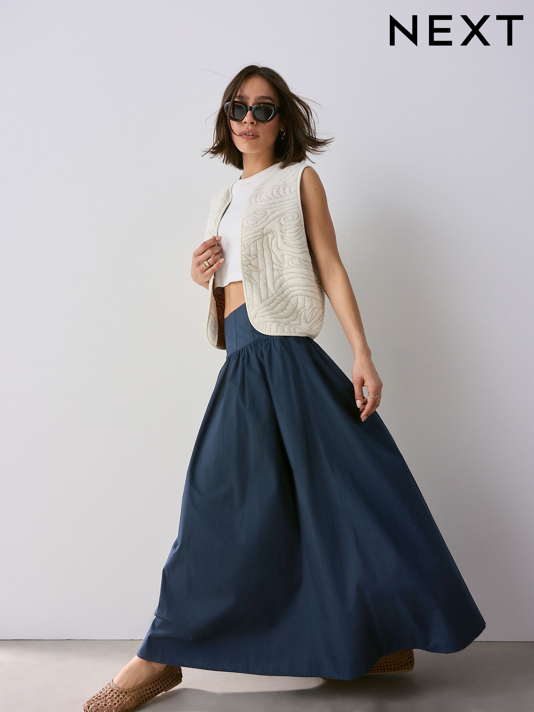 mame CURVED PLEATED FLARED SKIRT 【公式通販】 mame CURVED PLEATED FLARED SKIRT 【公式通販】