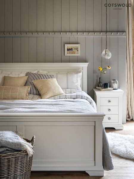 Cotswold Company White Chantilly Bed (AY5091) | £645 - £745