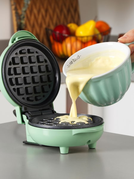 Giles & Posner Green Mini Waffle Maker (AY7801) | £15