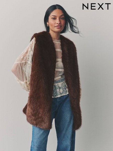 Chocolate Brown Longline Faux Fur Gilet (B16807) | £68