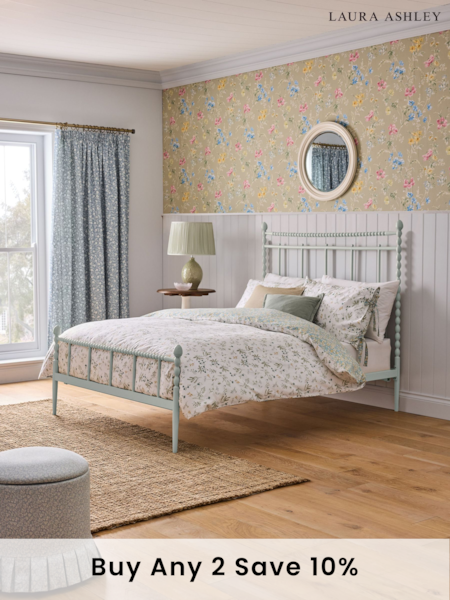 Laura Ashley Green Warnham Metal Bed (B17168) | £350 - £450
