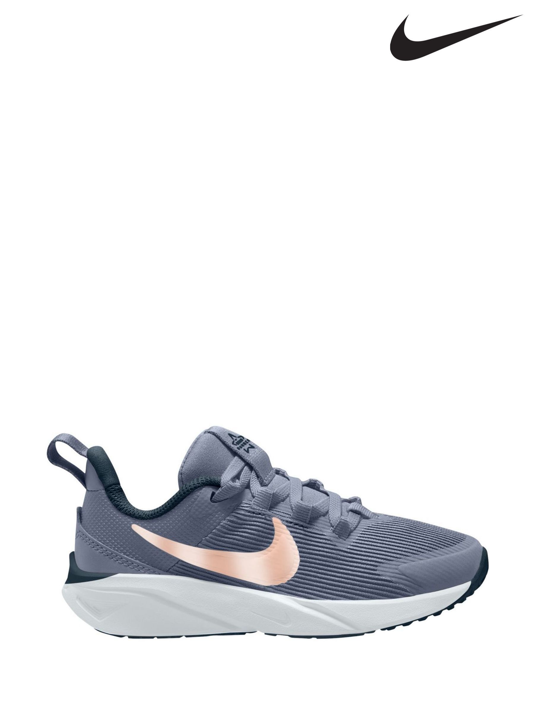 Younger girls nike trainers discount