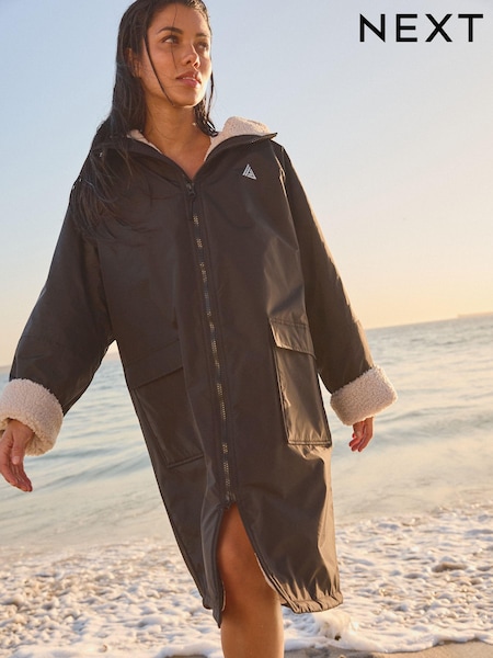 Black Changing Coat (B40347) | £98