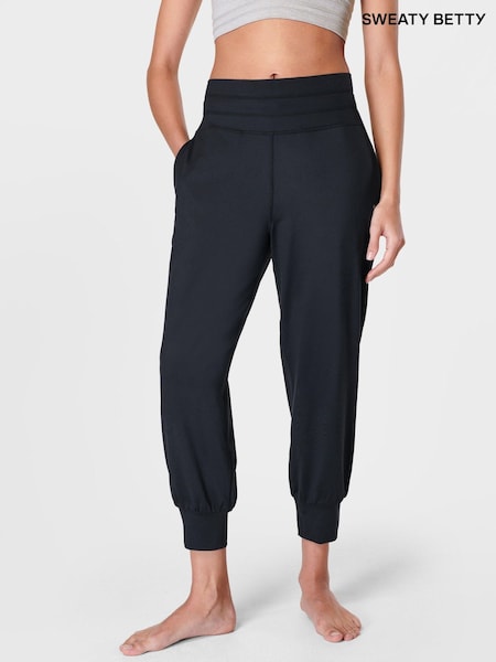 Sweaty Betty Black Gaia Performance Yoga Capri Joggers (B92959) | £80