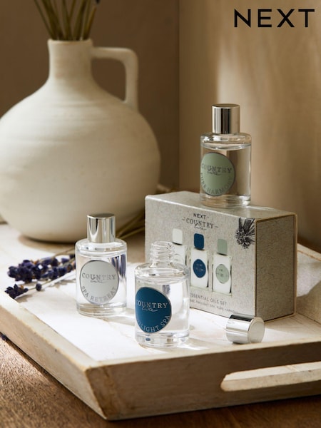 White Country Luxe Spa Retreat, Twilight Spa and Pure Harmony Fragranced Oil Set (C26004) | £10