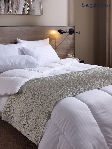 Snuggledown Luxurious Hotel 10.5 Tog Duvet (C76650) | £30 - £55