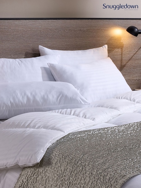 Snuggledown 2 Luxurious Hotel Pillow (C87432) | £25