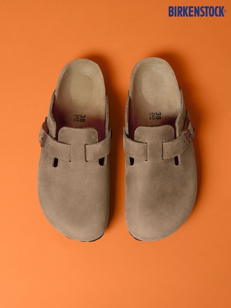 Birkenstock Brown Light Boston Oil Leather Sandals (D04040) | £140