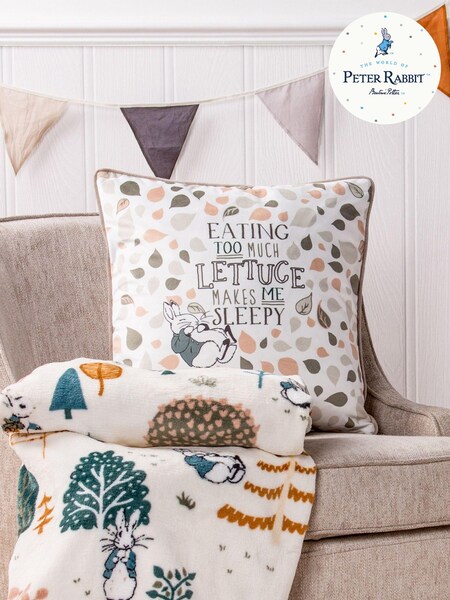 Peter Rabbit™ Natural Teddy Scandi Woods Fleece Throw (D20905) | £17