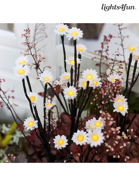 Lights4fun 30 LED Daisy Solar Garden Stake Lights (D29567) | £19