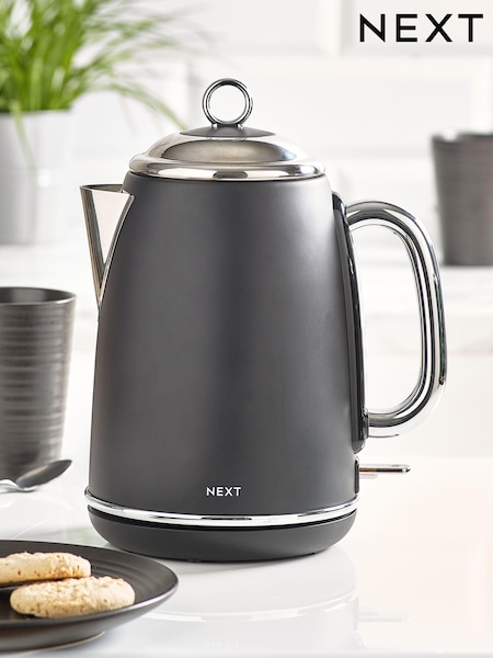 Black Erin Kettle (D68722) | £38