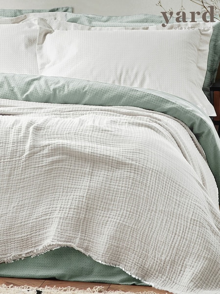 Yard Warm White Oversized Lark 4 Layer Muslin Crinkle 100% Cotton Throw (D95702) | £78