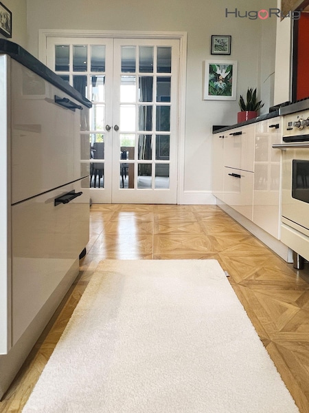 Hug Rug Cream Sense Rug (D95813) | £30 - £80