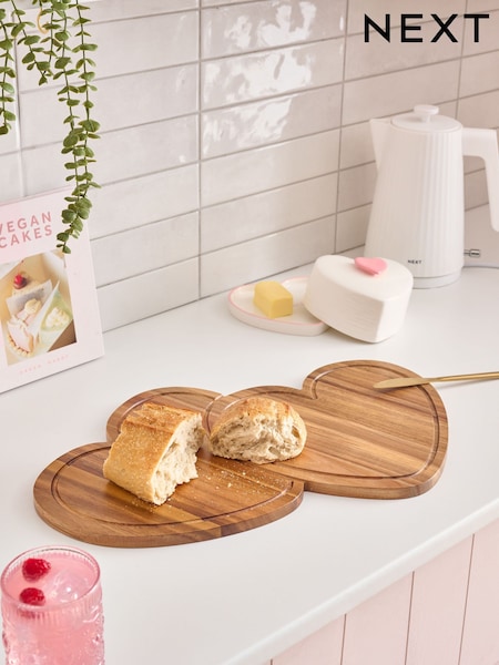 Natural Heart Shaped Serve Board (E07137) | £24