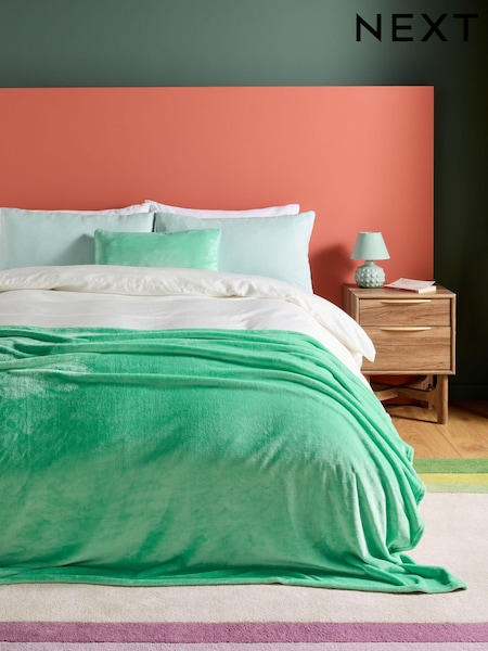 Mint Green Plush Fleece Throw (E12606) | £12 - £34