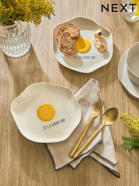 Set of 2 White Egg Slogan Side Plates (E17904) | £16