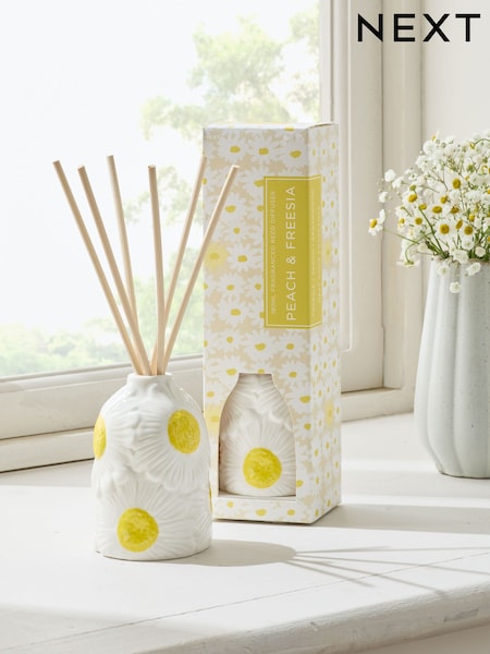 Peach and Freesia 180ml Daisy Fragranced Reed Diffuser (E18433) | £20
