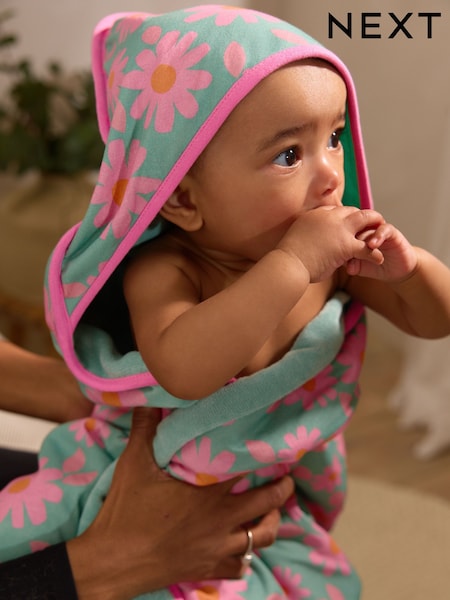Set of 2 Pink/Green 100% Cotton Newborn Hooded Baby Towel (E25064) | £30