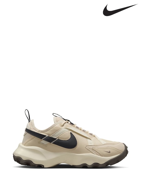 Nike Beige TC7900 Trainers (E37256) | £60