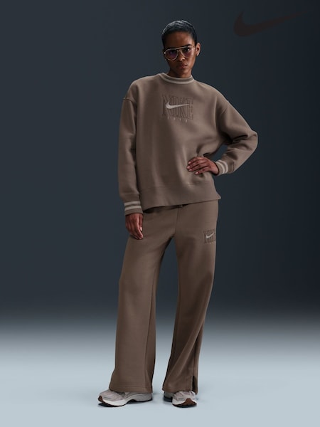 Nike Brown Oversized Phoenix Fleece Graphic Long Crew Neck Sweatshirt (E45885) | £60
