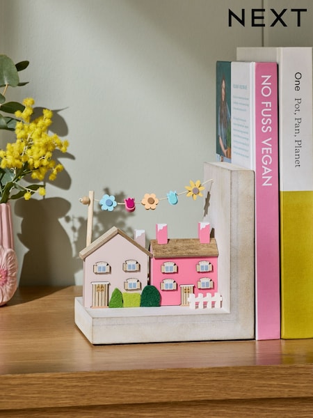 Pink House Scene Bookend (E51849) | £20