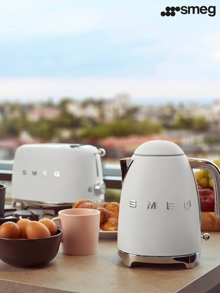 Smeg White Kettle 1.7L (E53399) | £190