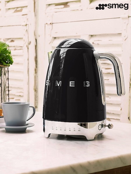 Smeg Black Temperature Controlled Kettle 1.7 Litre (E53422) | £180