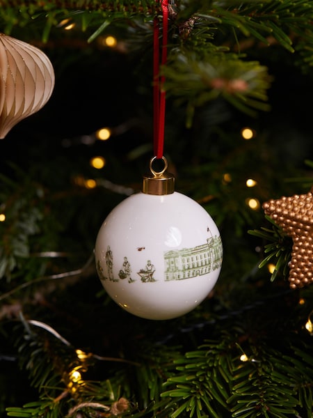 Victoria Eggs Green and Gold Royal Family Bauble (E64650) | £26