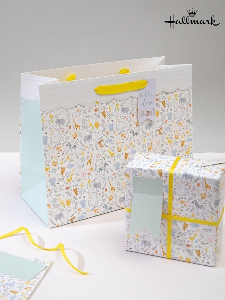 Hallmark White Baby New Cute Animals Gift Bag And Gift Wrap Set (E65872) | £6