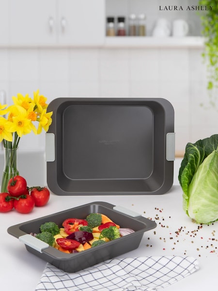 Laura Ashley Sage Leaf Set of 2 Roasting Pans (E65989) | £27