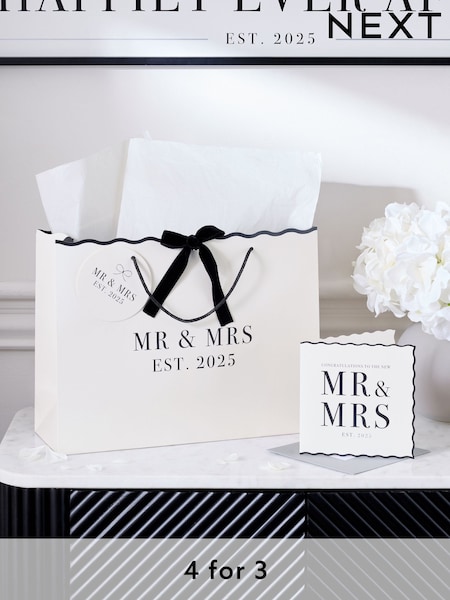 Black/White Mr and Mrs Est 2025 Wedding Gift Bag and Card Set (E66668) | £4