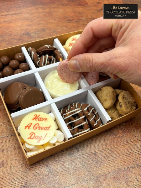 The Gourmet Chocolate Pizza Co Happy Birthday Grazing Box (E86708) | £18