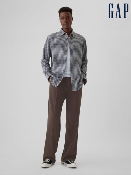 Gap Brown 365 Pleated Trousers (E88967) | £22