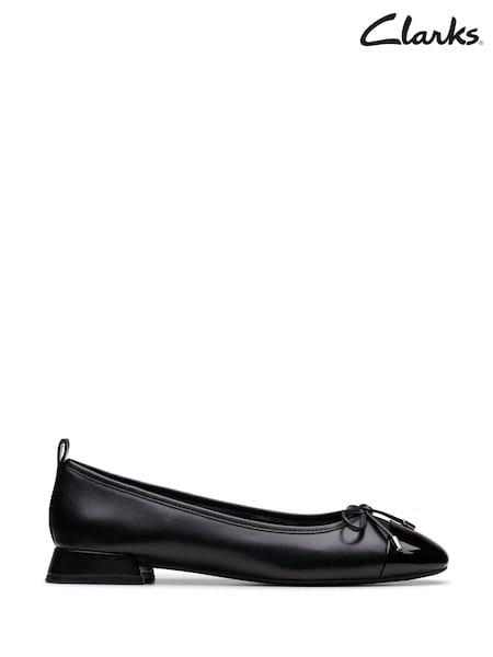 Clarks Black Combi Ubree15 Poppy Shoes (E92104) | £70