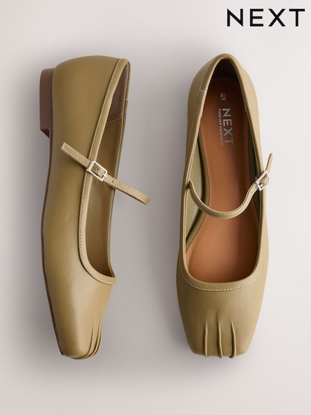 Green Standard Fit Forever Comfort® Square Toe Mary Jane Shoes (E92414) | £40