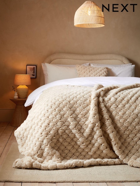 Ivory Luna Scalloped Plush Faux Fur Throw (E97133) | £60 - £100