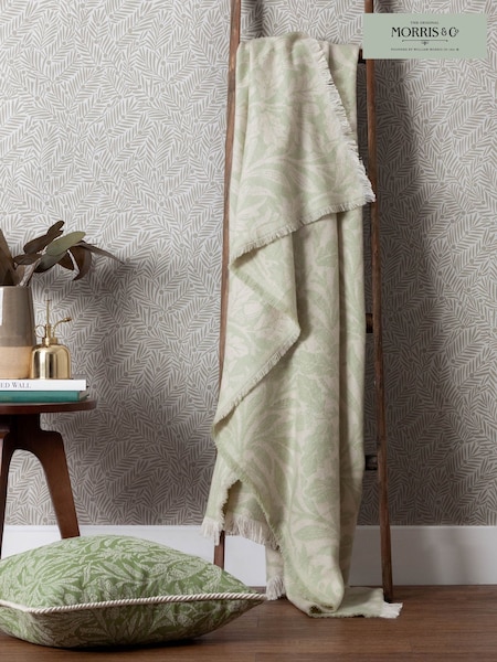 Morris & Co Sage Acorn Tonal Woven Faux Fur Throw (E98475) | £50