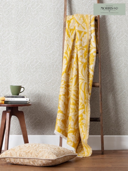 Morris & Co Gold Acorn Tonal Woven Faux Fur Throw (E98481) | £50
