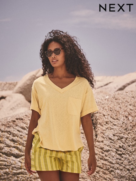 Buttermilk/Yellow Oversized V-Neck Short Sleeve T-Shirt (E98827) | £18