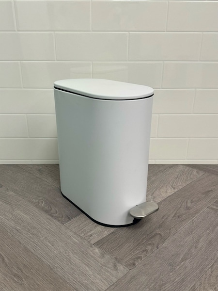Showerdrape White Fortuna 5L Soft Close Bathroom Pedal Bin (F02566) | £30