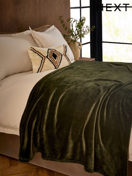 Dark Green Plush Fleece Throw (F11091) | £12 - £34