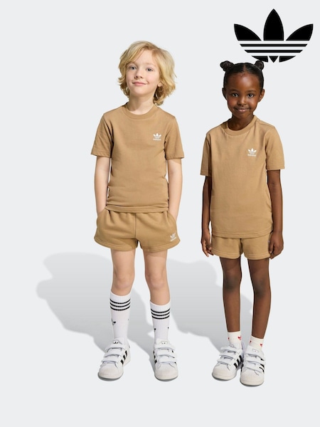 adidas Originals Brown Oversized Big Logo Kids Tshirt and Shorts set (F14339) | £35