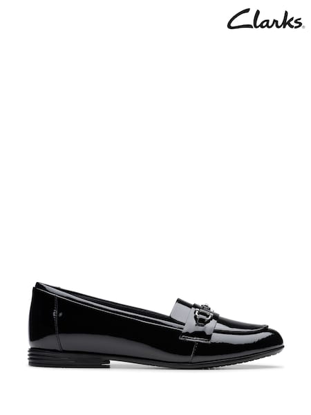 Clarks Black Patent Standard Fit (F) Older Girls Finja Loafers (F28203) | £36 - £38