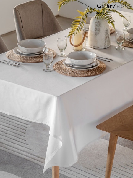 Gallery Home White Large Classic Tablecloth (F28714) | £35