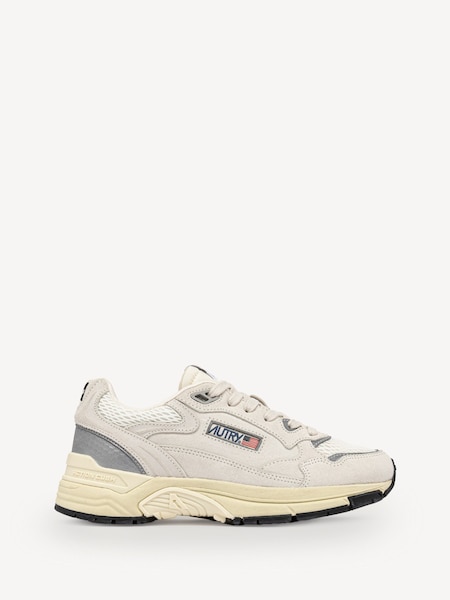 AUTRY Cream Hyperway Low Top Trainers (F29122) | £180