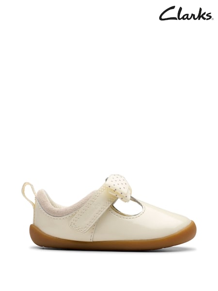 Clarks White Standard Fit (F) Toddler Roamer Trim Shoes (F34147) | £28