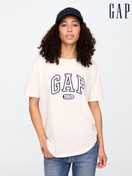 Gap White Arch Logo T-Shirt (F41639) | £18