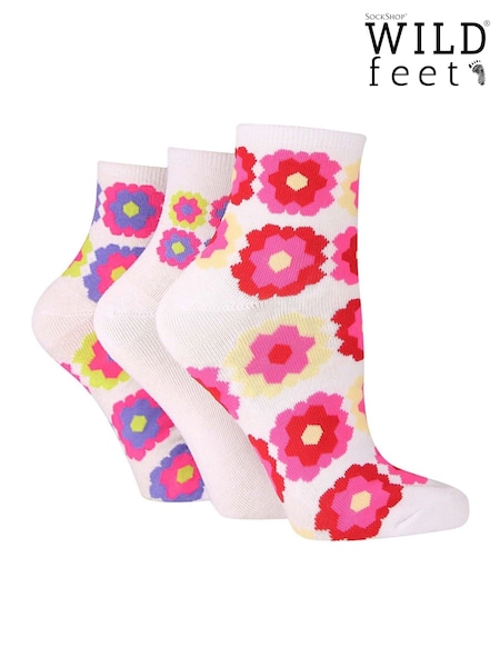 Wild Feet White Cotton Cropped Crew Socks (F50011) | £12