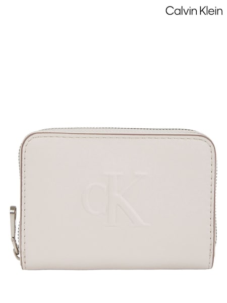 Calvin Klein White Medium Zip Wallet (F54259) | £45